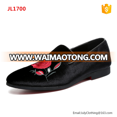 2017 England Cheap Fashion Black Embroidered Loafer Velvet Shoes for Men